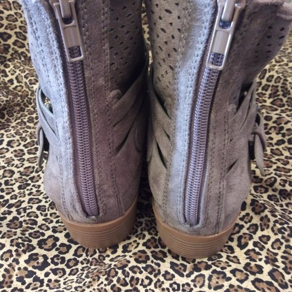 2138 Size 8 City Classified Ankle Boots - Picture 5 of 7